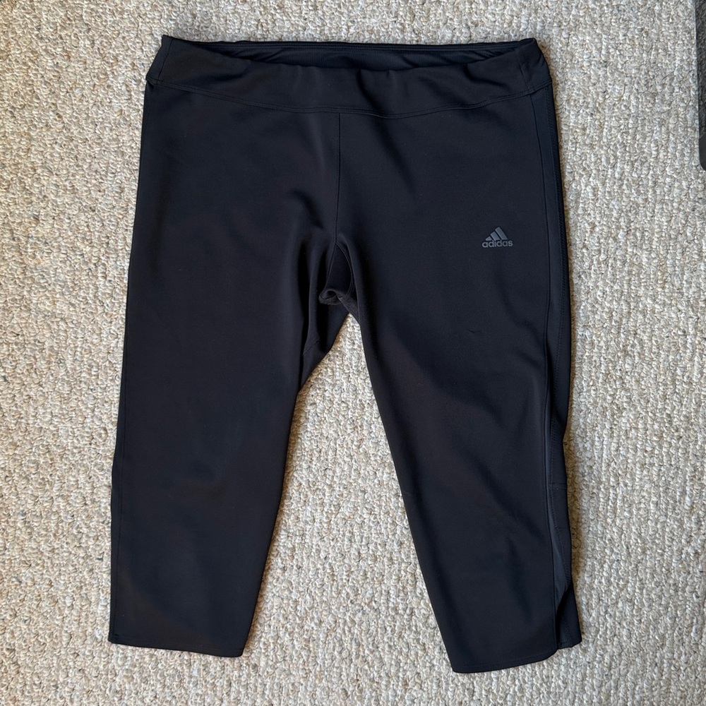 ADIDAS Climacool Workout Capri Tights
Size XL